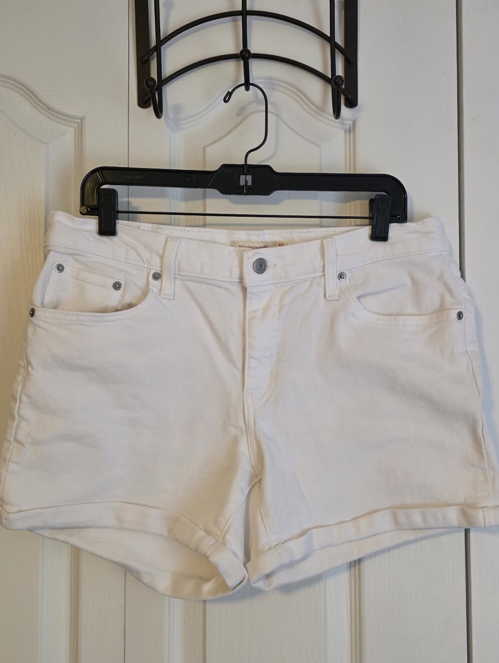 Levi's White Mid-Length Women's  Shorts